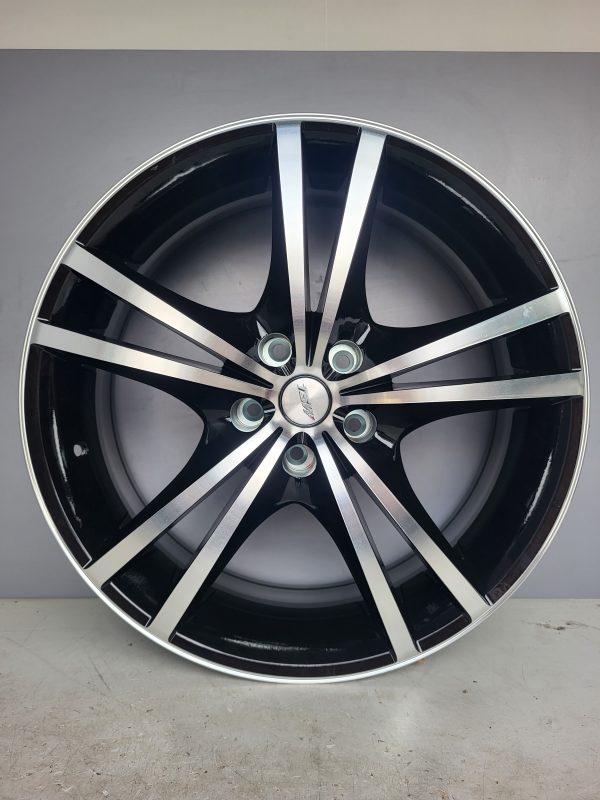 TSW Splitz 19" muutettavalla pulttijaolla!