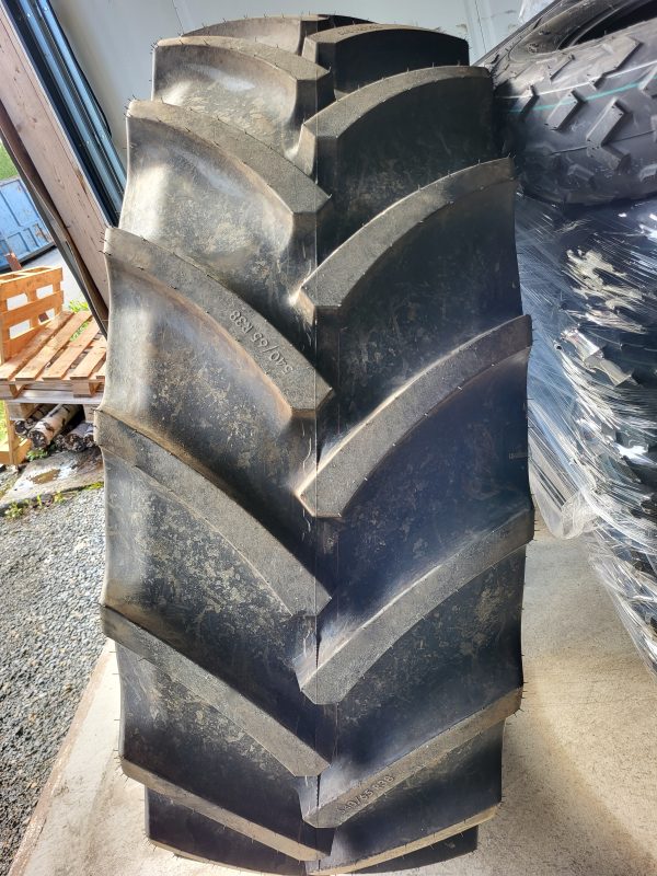 Mitas AC65 440/65R28 ja 540/65R38
