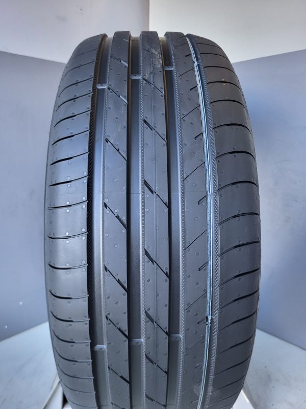 Nokian Black 3 225/45-18