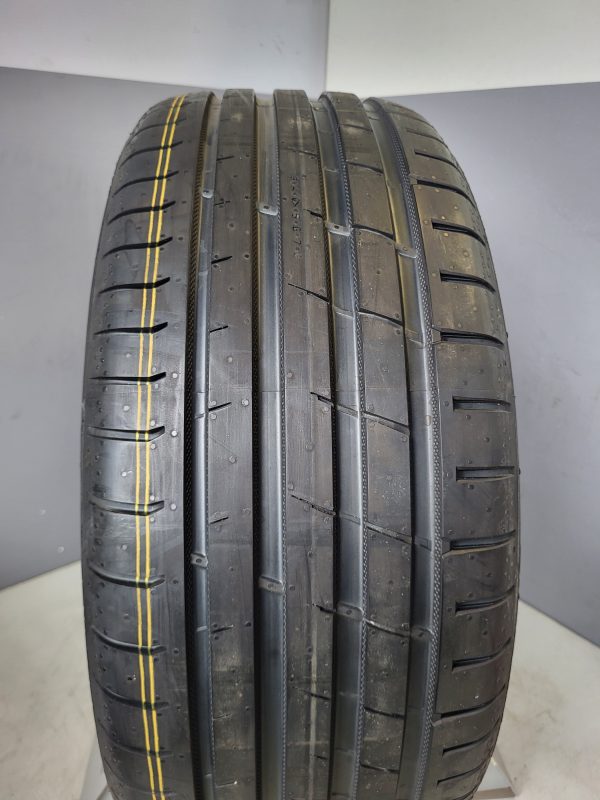 Nokian Powerproof 235/45-18