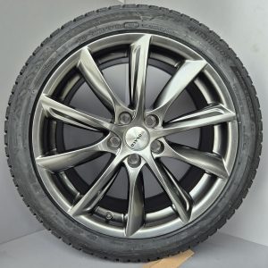 Uusi kitkarengassetti Teslaan 18"